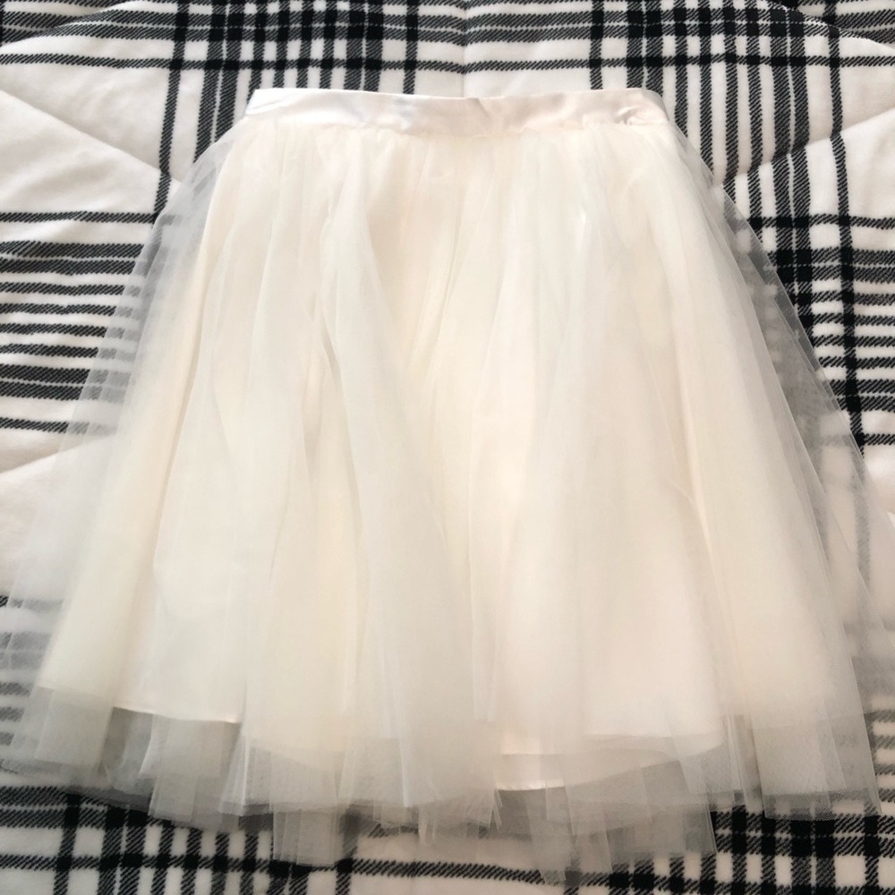 Space 46 White Tulle Mini Skirt